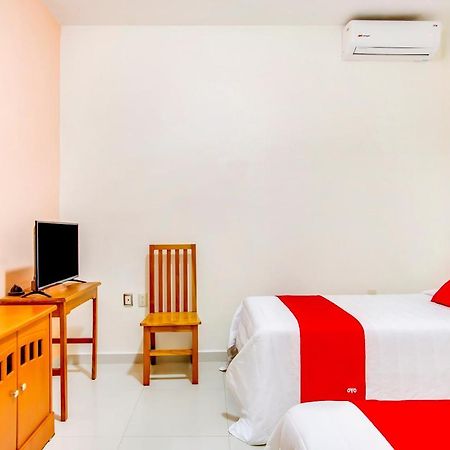 Hotel La Estancia Colima Zewnętrze zdjęcie