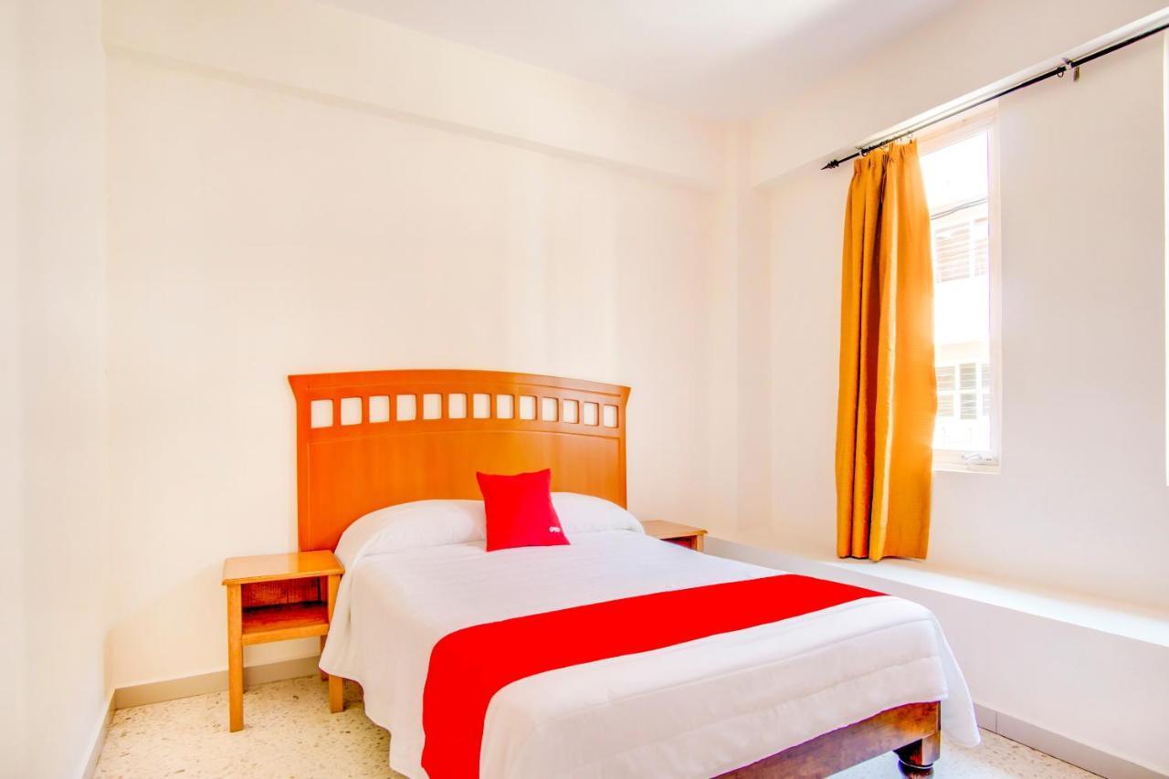 Hotel La Estancia Colima Zewnętrze zdjęcie