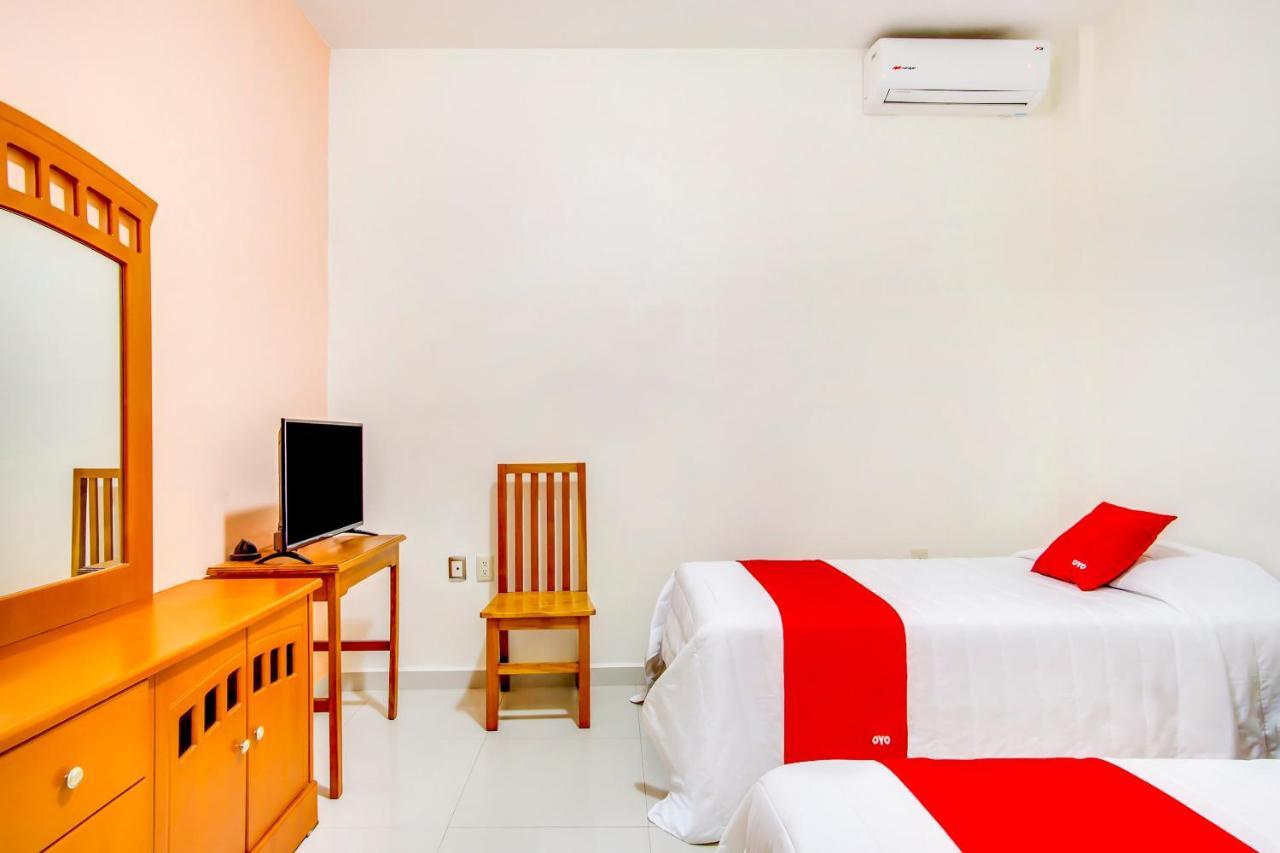 Hotel La Estancia Colima Zewnętrze zdjęcie