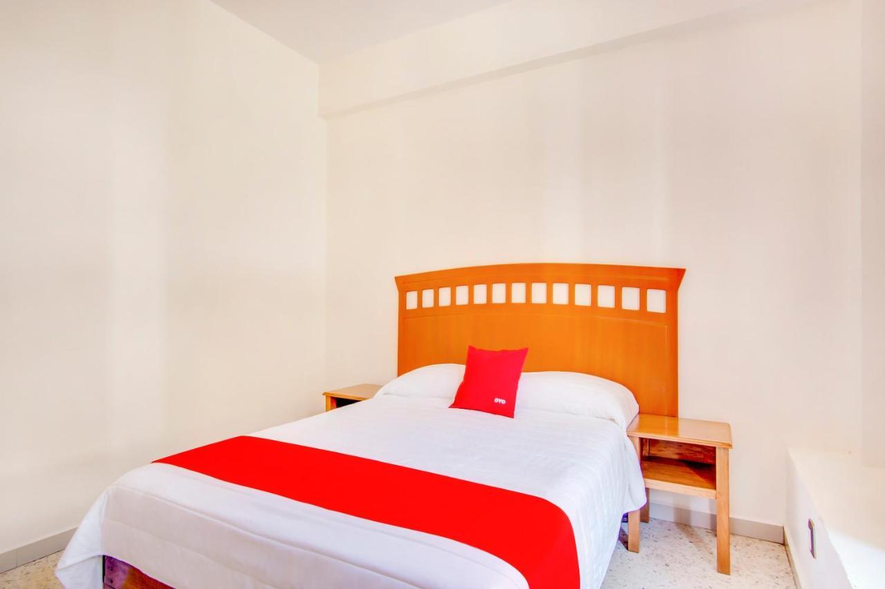 Hotel La Estancia Colima Zewnętrze zdjęcie