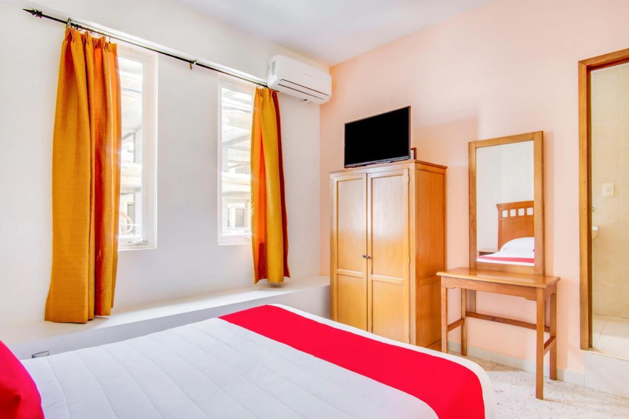 Hotel La Estancia Colima Zewnętrze zdjęcie