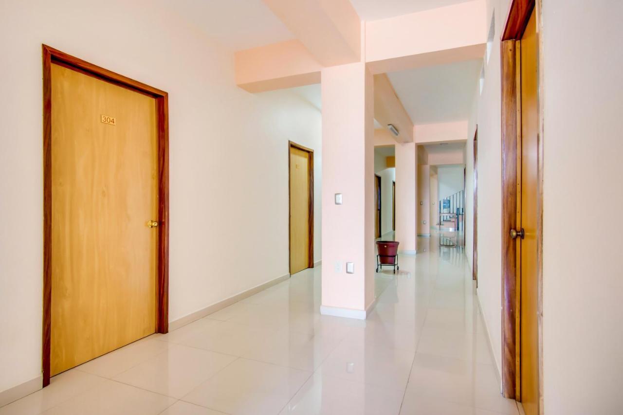 Hotel La Estancia Colima Zewnętrze zdjęcie