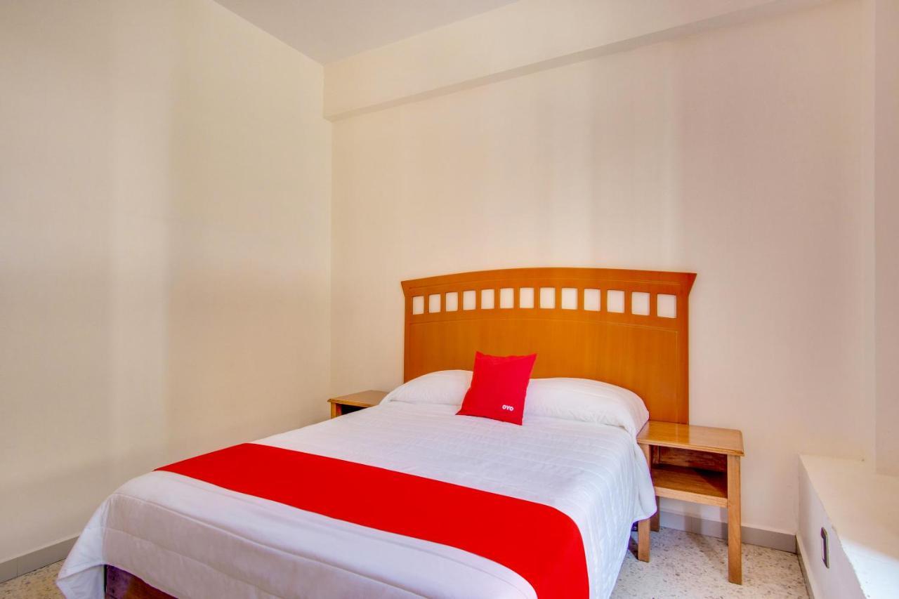 Hotel La Estancia Colima Zewnętrze zdjęcie
