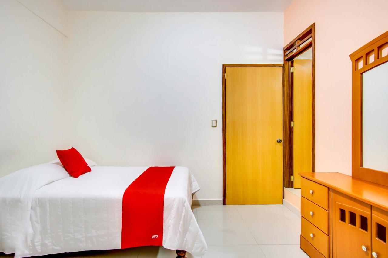 Hotel La Estancia Colima Zewnętrze zdjęcie